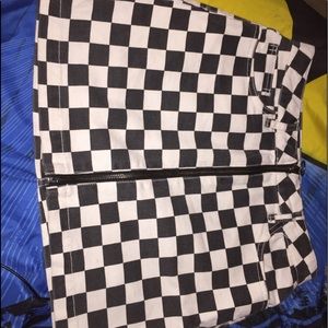 Women’s M checkered skirt